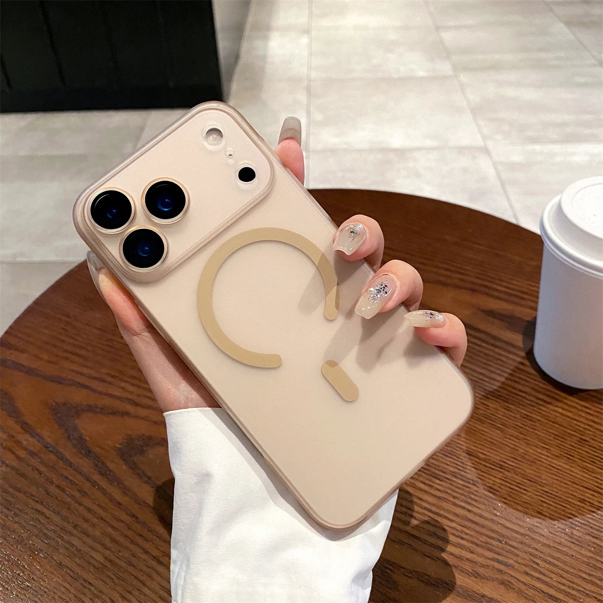 2025 Ultra Thin Full Cover Matte Clear Magnetic Phone Cases for Iphone 17 Pro Max 17Air 17Pro Hard PP Light Funda for Magsafe