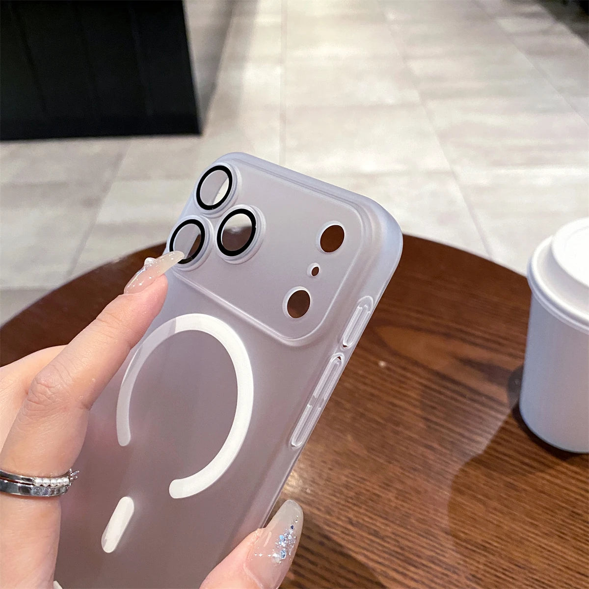 2025 Ultra Thin Full Cover Matte Clear Magnetic Phone Cases for Iphone 17 Pro Max 17Air 17Pro Hard PP Light Funda for Magsafe